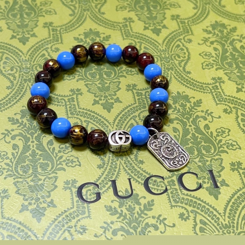 G*u*i bracelets